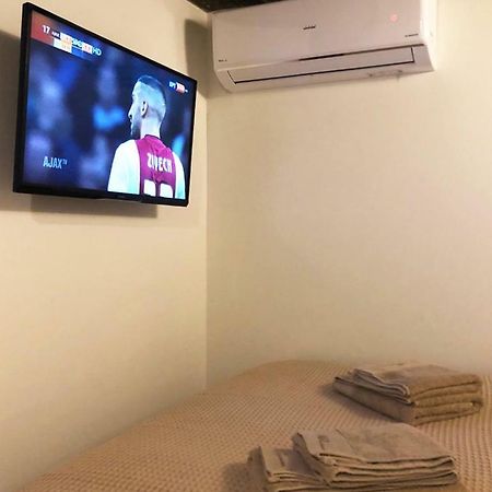 Sunny Micro-Loft Apartment With Outdoor Lounge Bendevis Luaran gambar