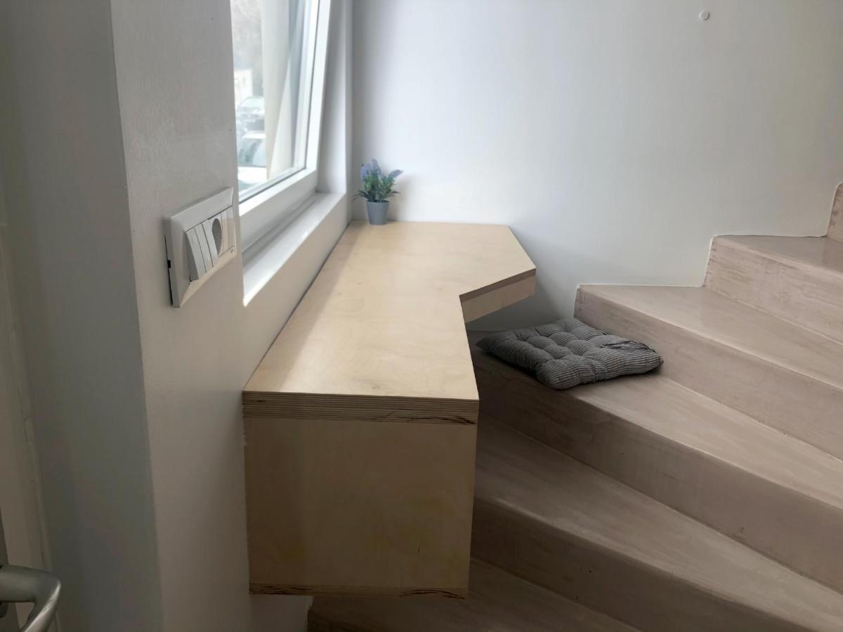 Sunny Micro-Loft Apartment With Outdoor Lounge Bendevis Luaran gambar