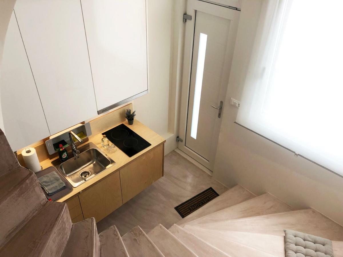 Sunny Micro-Loft Apartment With Outdoor Lounge Bendevis Luaran gambar