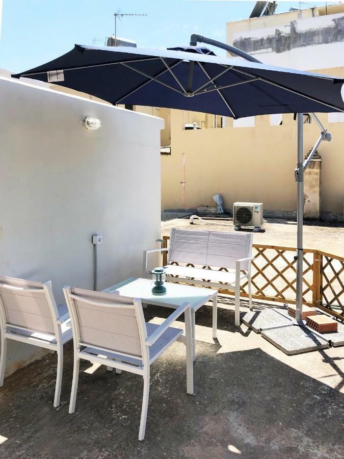 Sunny Micro-Loft Apartment With Outdoor Lounge Bendevis Luaran gambar